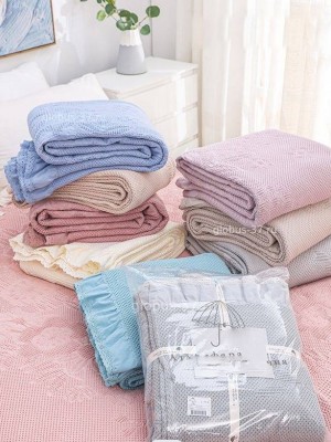 Пледы и покрывала